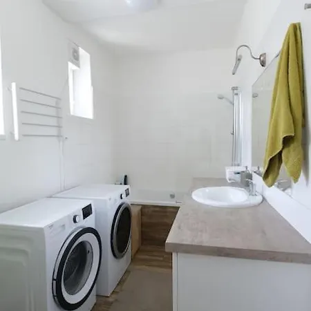 Ostrava, 80 M2 V Rd Apartment